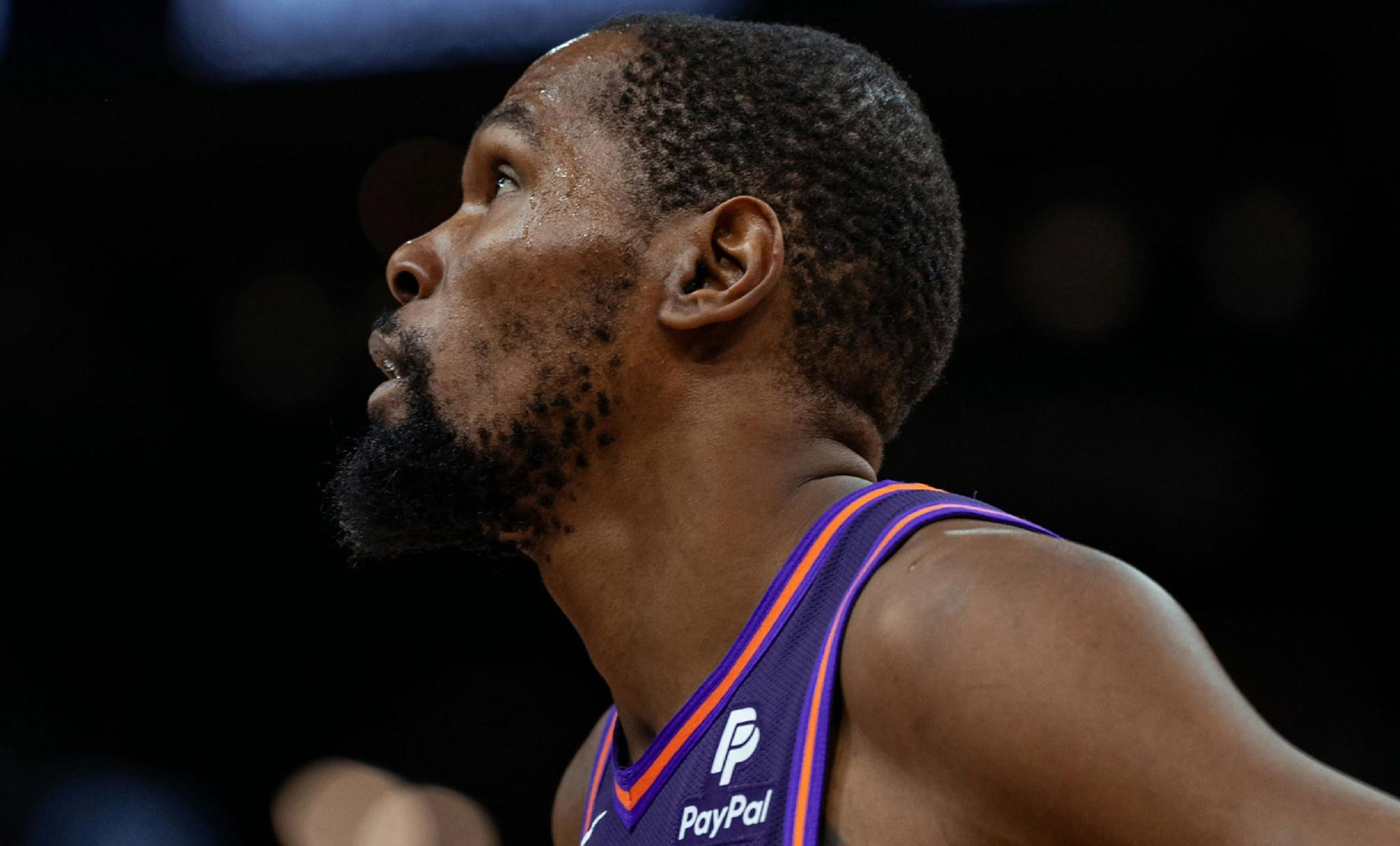 加时末段波士顿凯尔特人调整名单以备NBA常规赛，回应争议环节打磨，话题不断，资深球员宣示担当的简单介绍