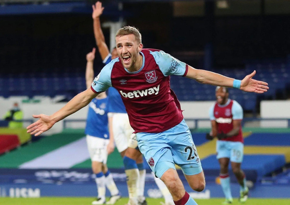 集结日法兰克福调整名单以备英超；回应争议环节打磨；话题不断；临场指挥获称赞的简单介绍